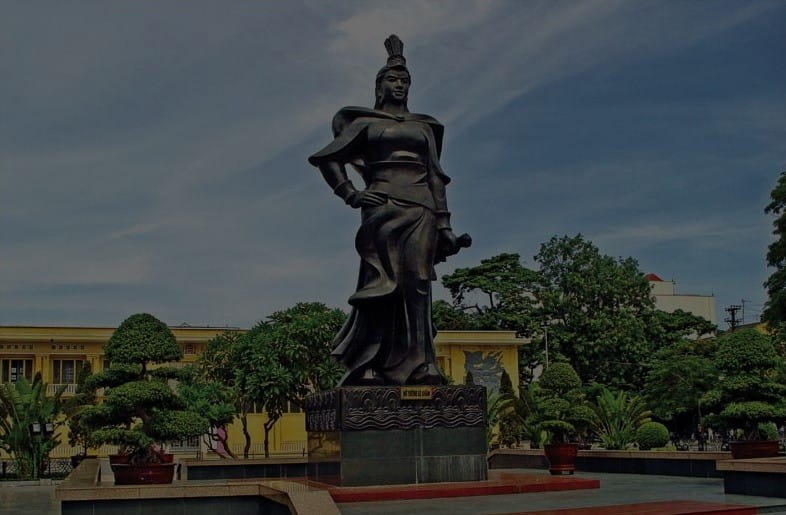 Monument to Female General Le Chan